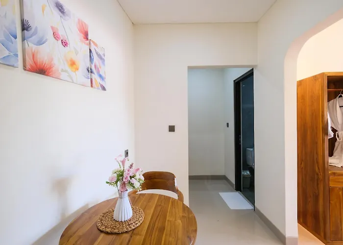 Mailaku House Hotel