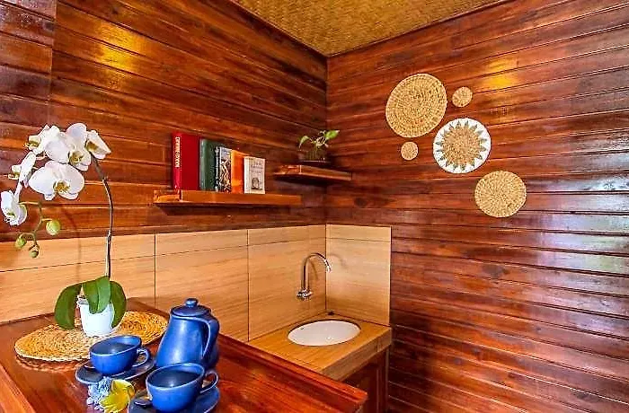 Mailaku House Hotel 3*
